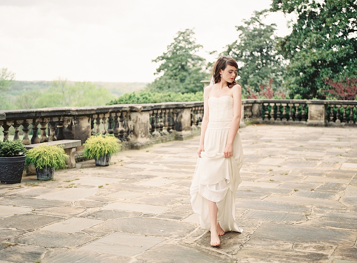 A stunning fine art bridal shoot at Agecroft Hall in Richmond, VA that incorporates natural and organic details.