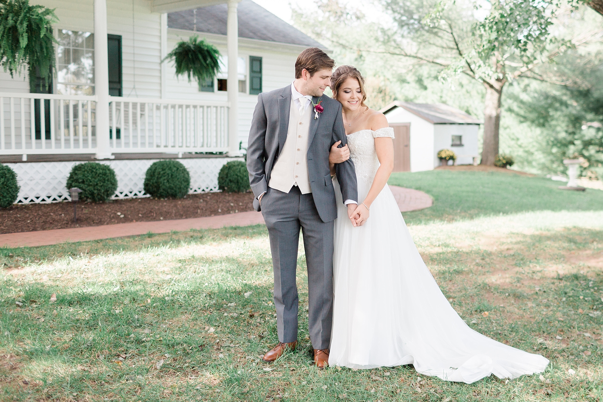 A beautiful country wedding in Fredericksburg, VA at Rock Hill Plantation House.