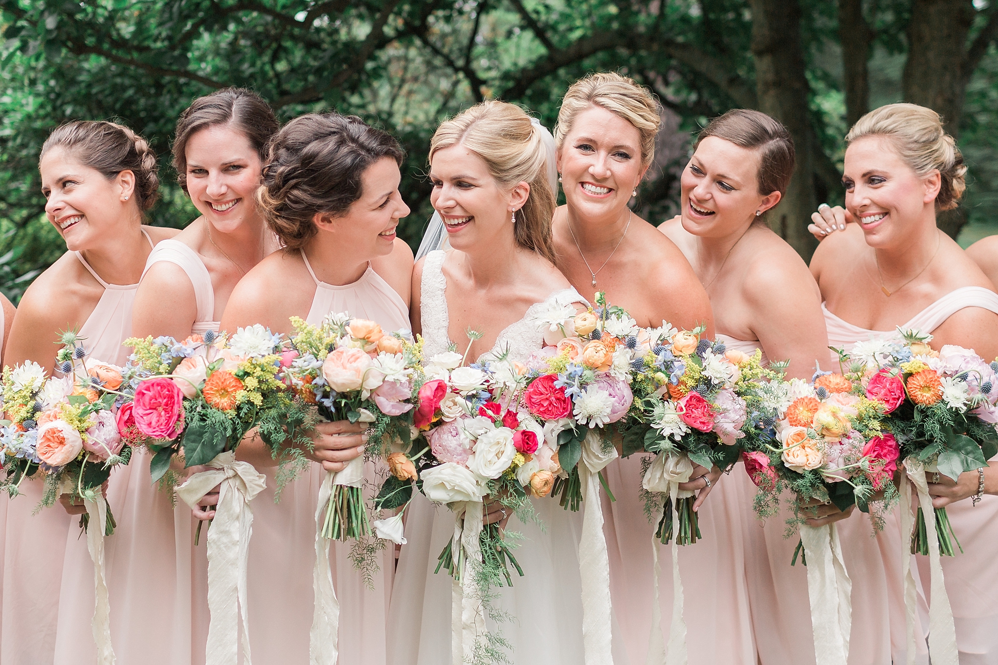 Don't want to blend in with your white dress but scared of a spray tan? Fear not! Here are 10 tips from a Washington, DC wedding photographer for the perfect glow. 