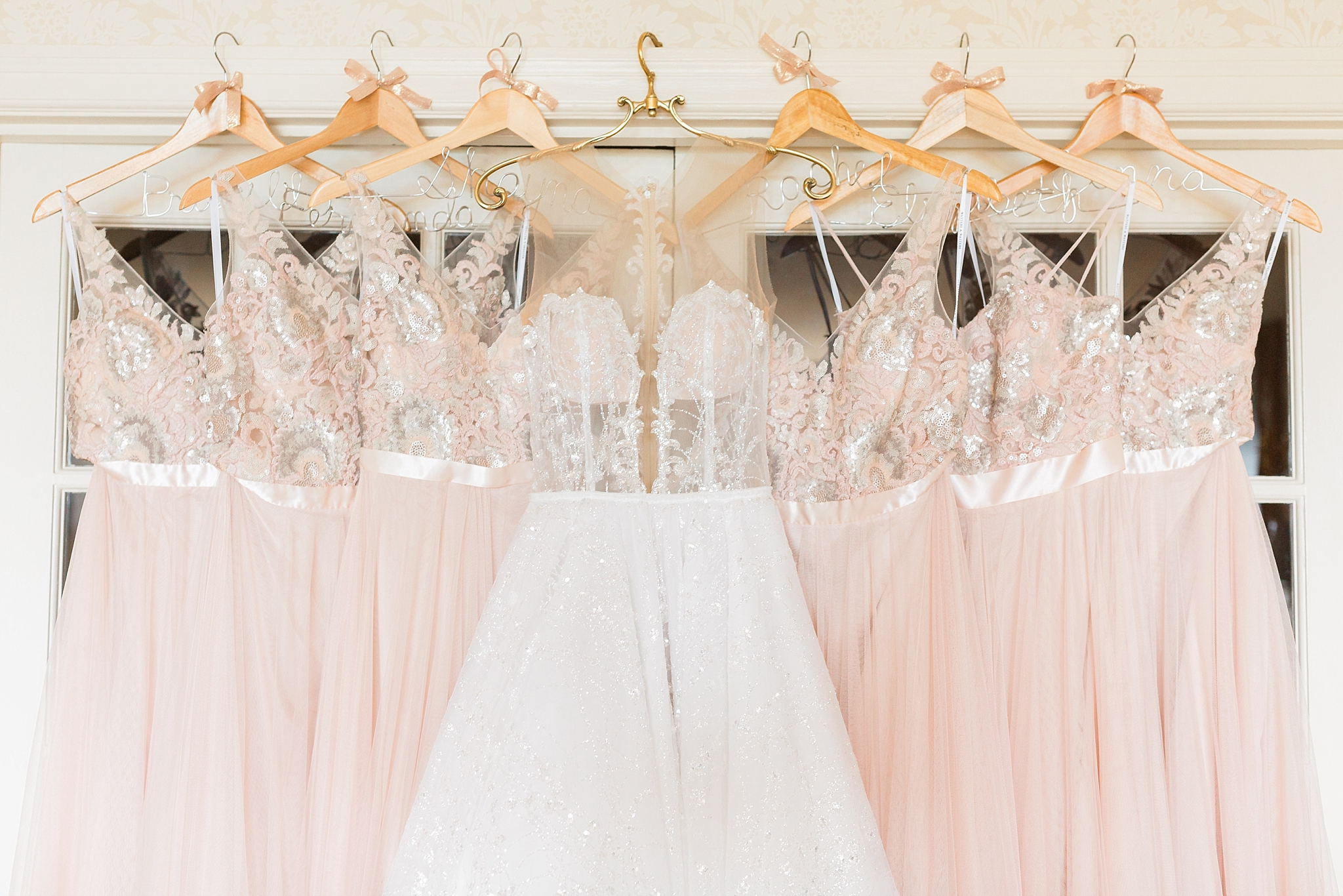 This glamorous summer wedding at the iconic Washington National Cathedral in Washington, DC features a palette of blush and gold.