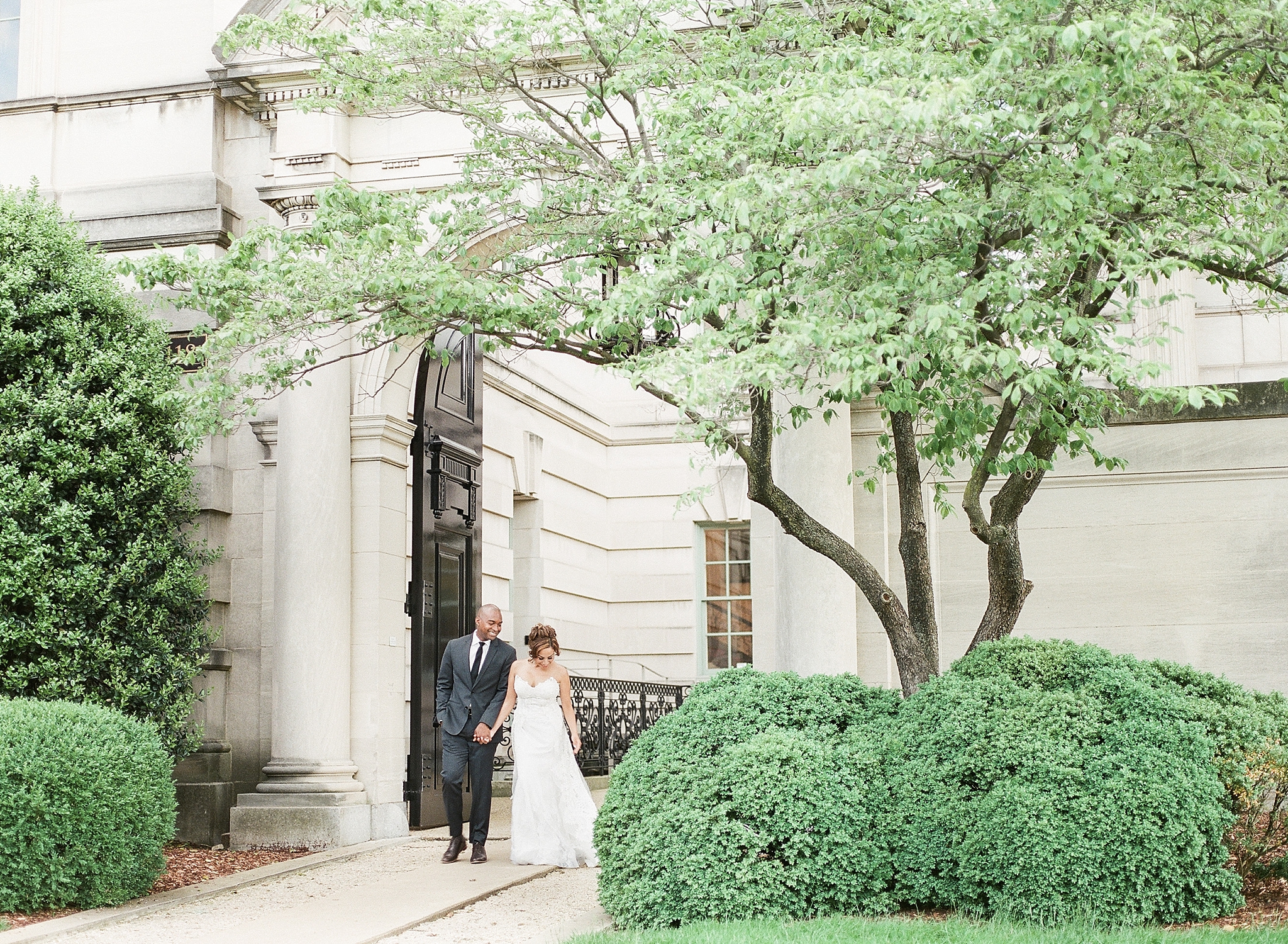 This Washington, DC wedding photographer answers the age-old question of, "you can just photoshop that, right?!". 