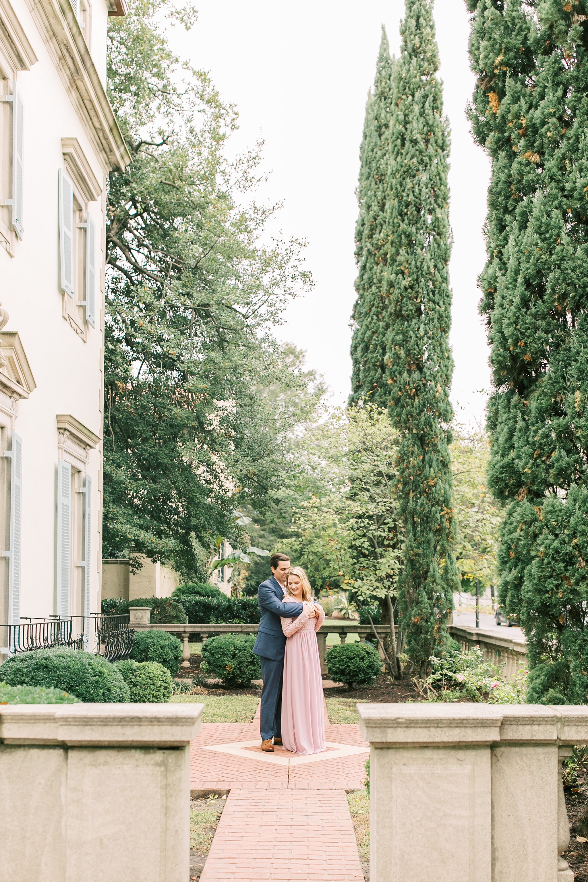 A stunning fall engagement session on Monument Ave and Byrd Park in Richmond, VA