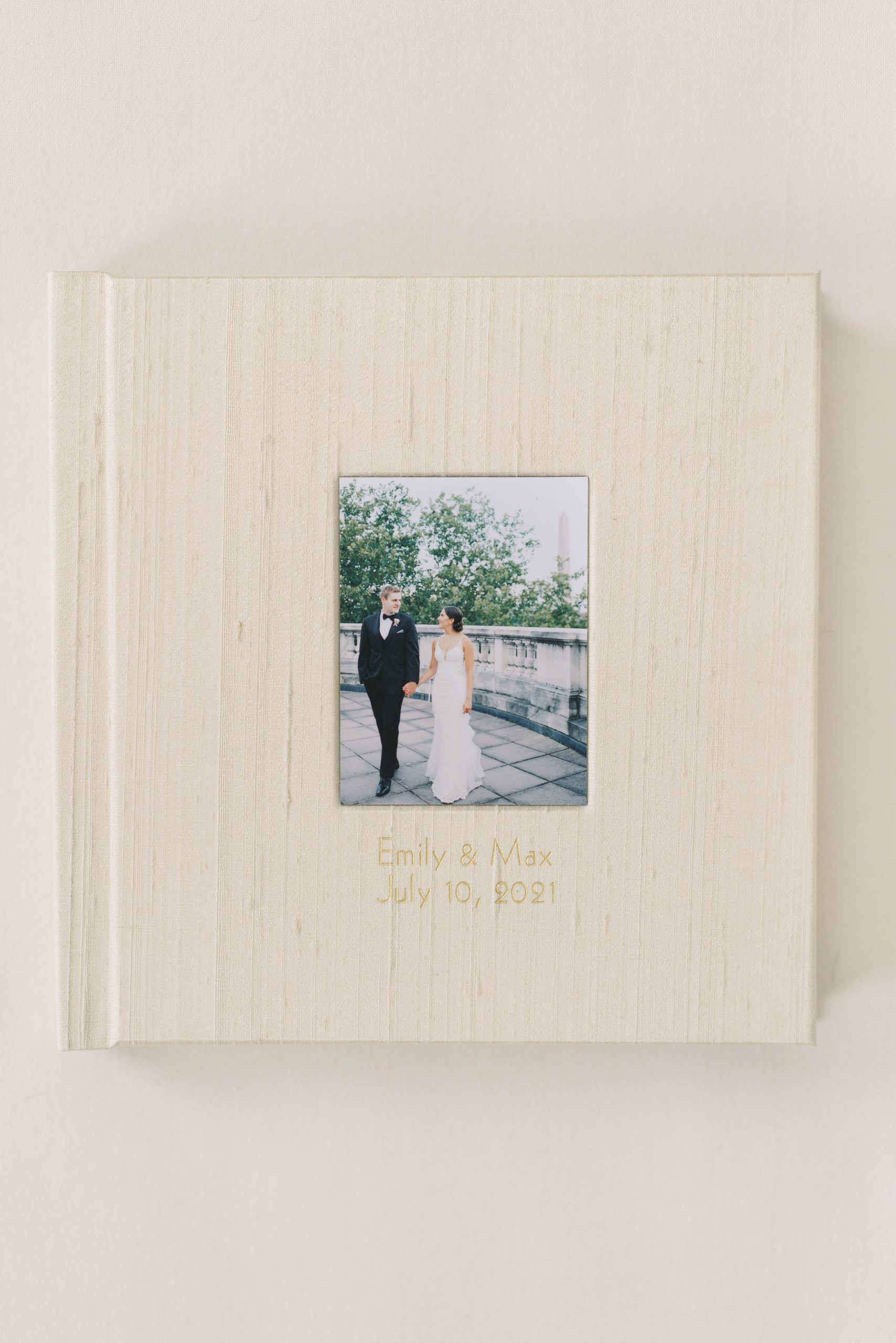 Washington, DC DAR Constitution Hall wedding album in heirloom quality silk. Photographs by Alicia Lacey Photography.
