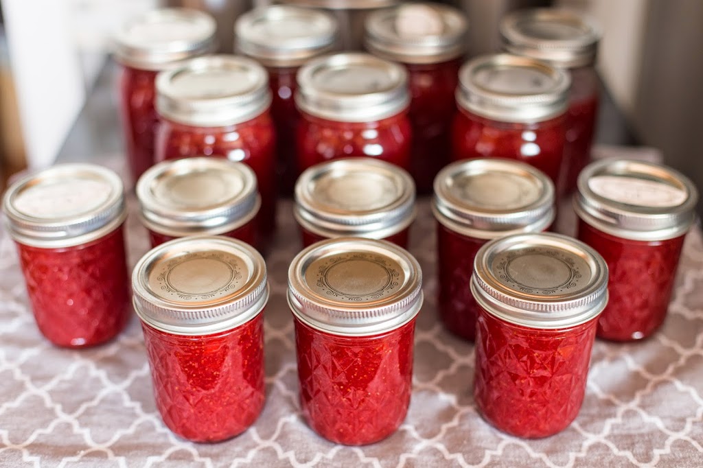 A recipe for Homemade Strawberry Jam, a Washington, DC wedding photographer favorite.