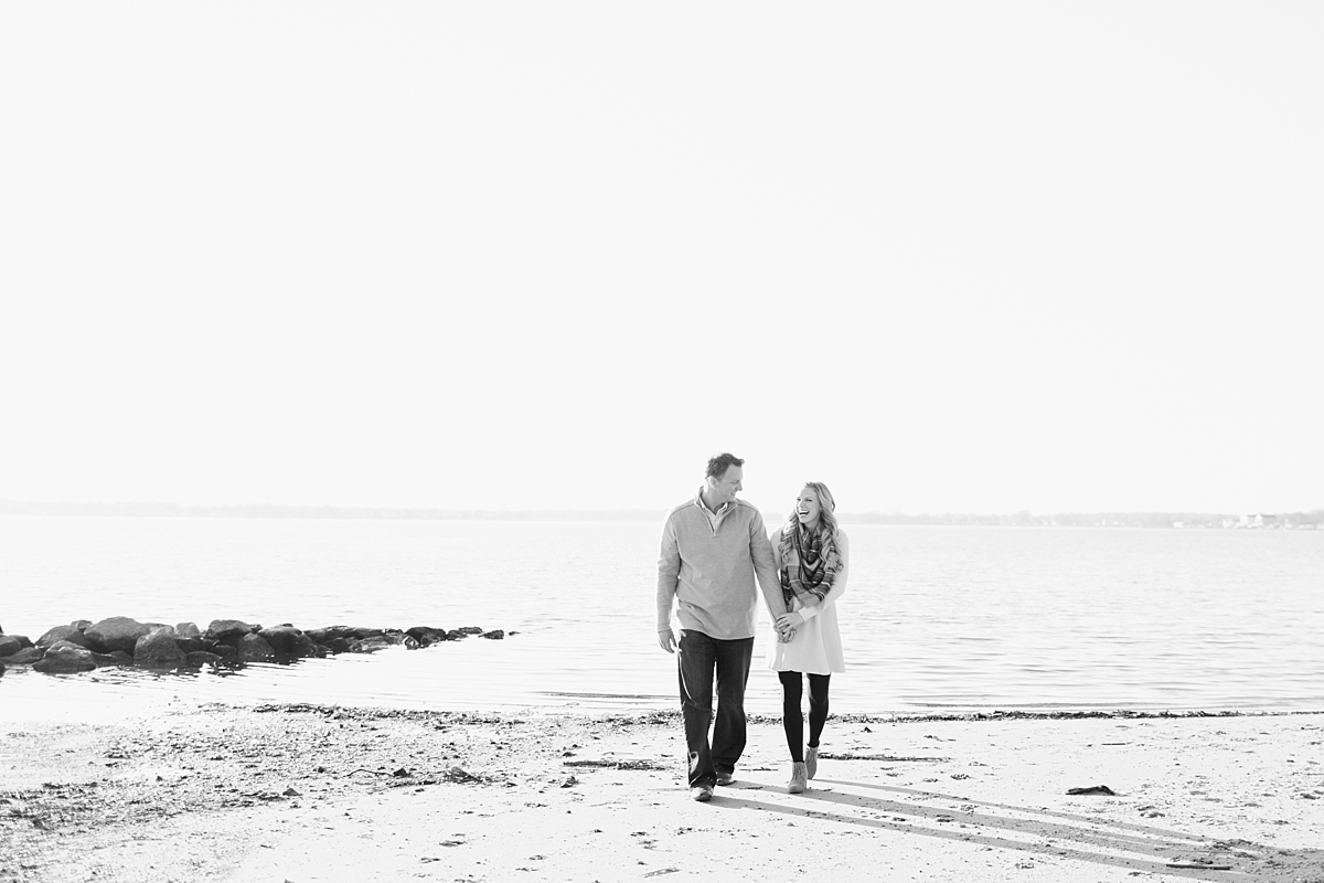 A wintery engagement session on the Chesapeake Bay outside of Baltimore, MD at Ballestone Manor and it's surrounding beach and golf course. 