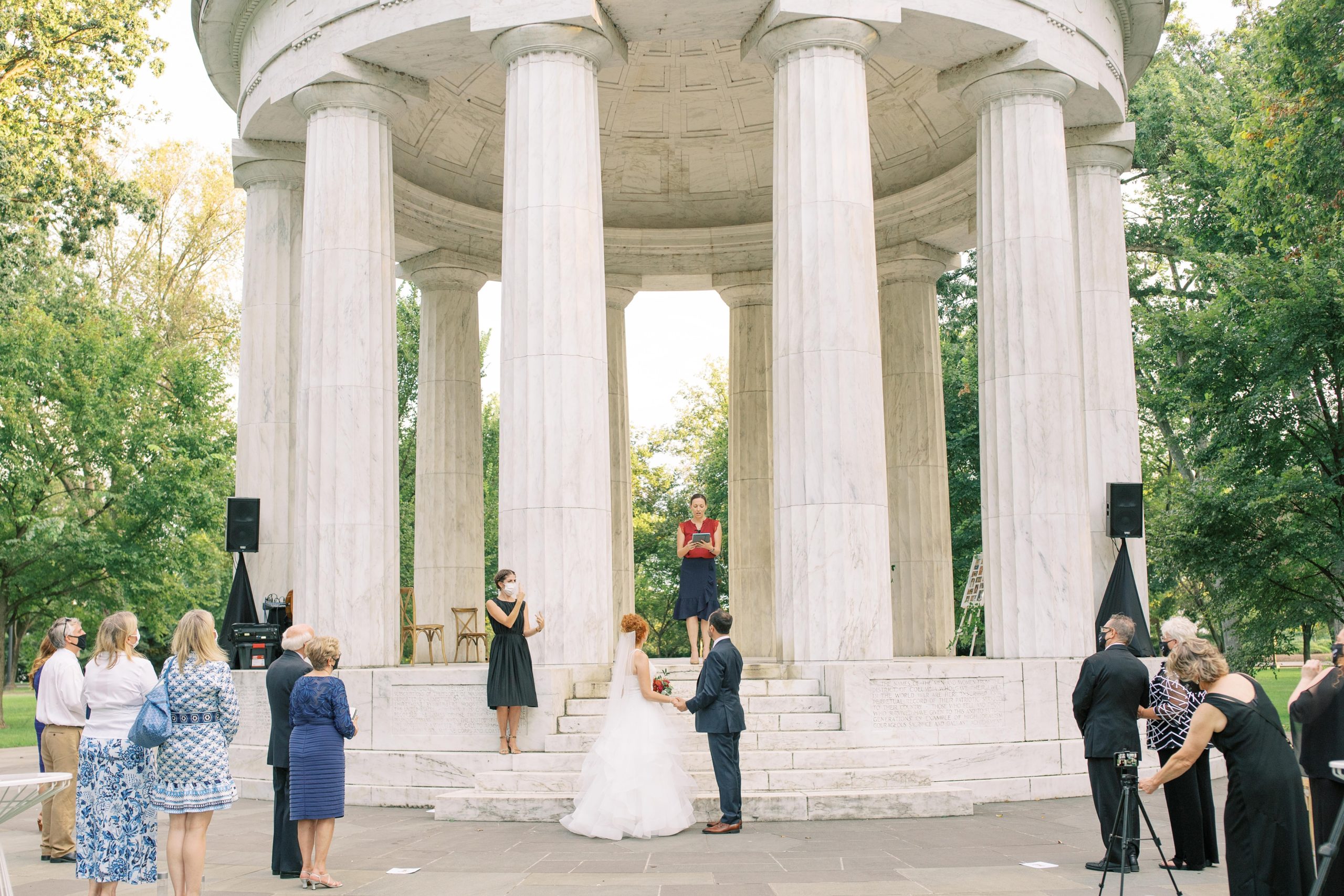 This romantic and intimate DC War Memorial wedding is featured in the spring/summer 2021 issue of The Knot Magazine.